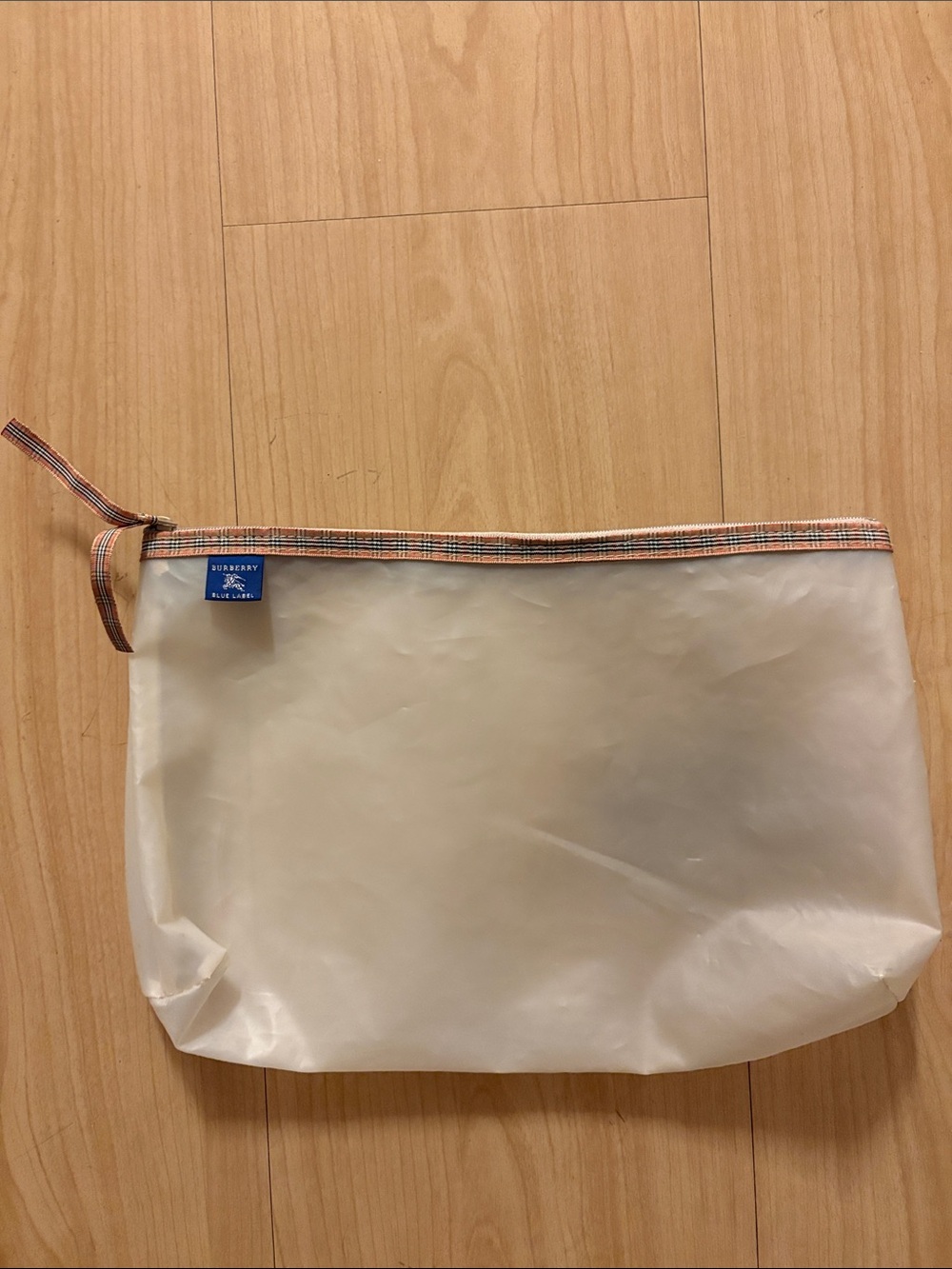 Cream Travel Pouch non auth